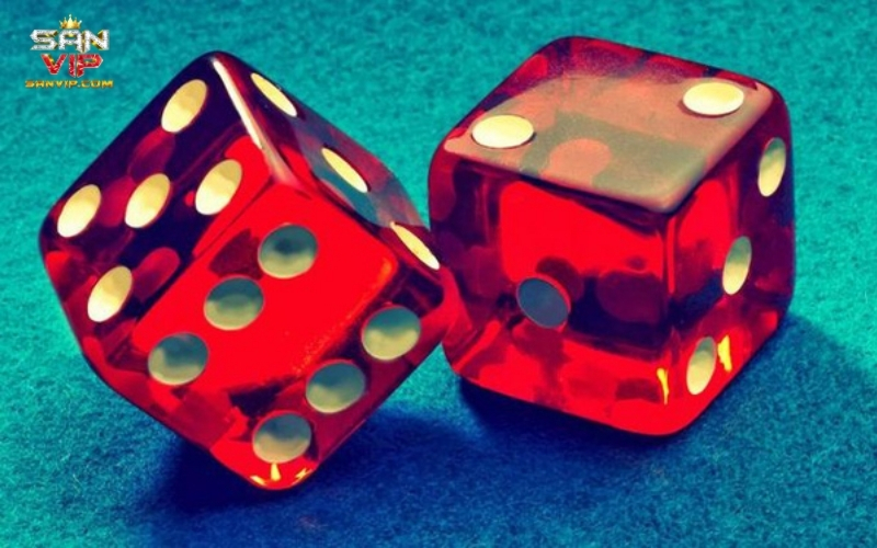 Sự tiến hóa của xúc xắc: Hành trình từ đá vụn đến khối lập phương hoàn hảo.